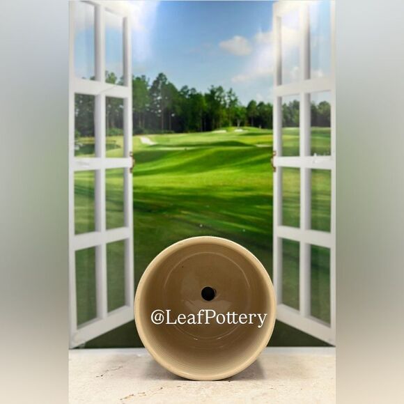 Greich Gray/Beige Ceramic Planter Pot with saucer attached - Picture 7 of 9